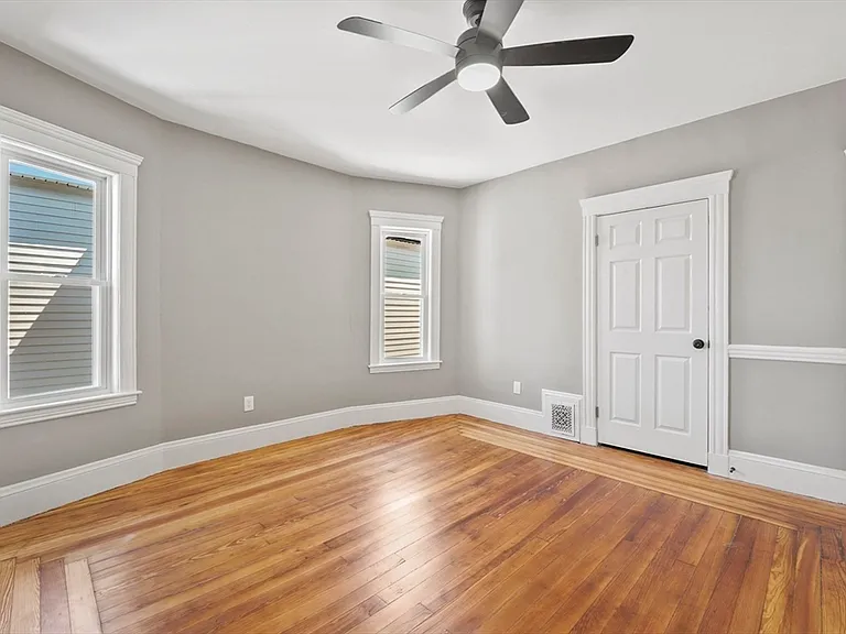 18 Lyon St #3 — Photo 10