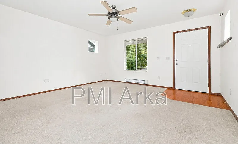 3 bed, 2.0 bath, 1450 sqft, $3,295 — Photo 3