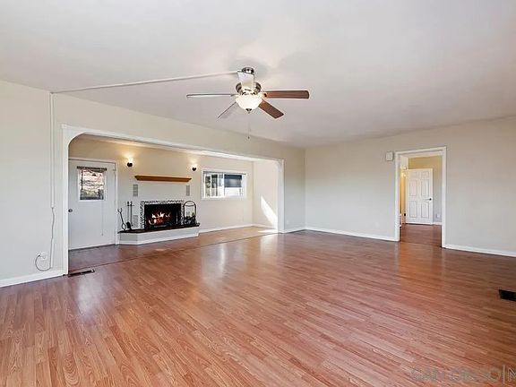 4th image of 1519 E Chase Ave