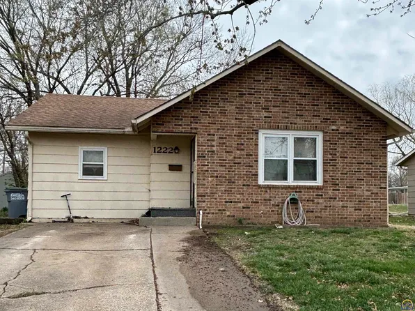 1222 Woodland St, Emporia, KS 66801
