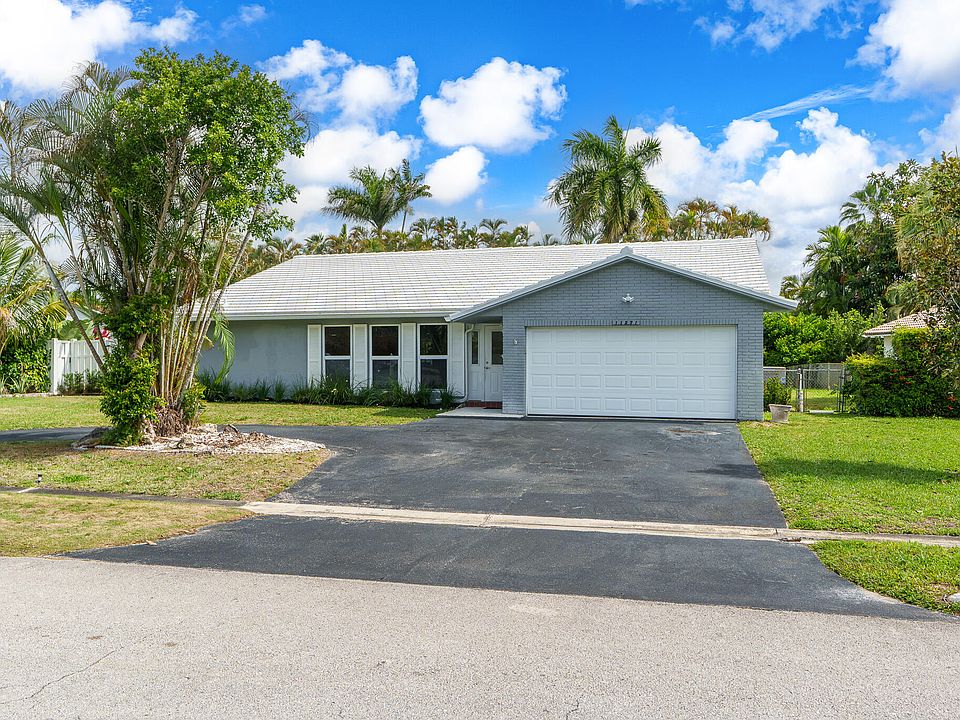 1st image of 11271 NW 35th Street