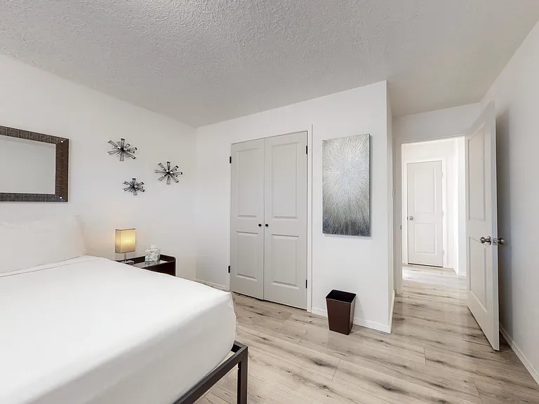 1621 Lafayette Dr NE — Photo 28