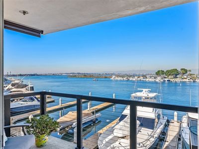 16255 Pacific Cir APT 204, Huntington Beach, CA, 92649