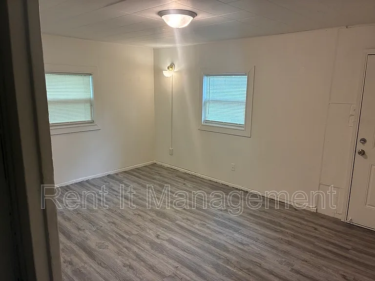 2305 John A Creighton Blvd — Photo 3