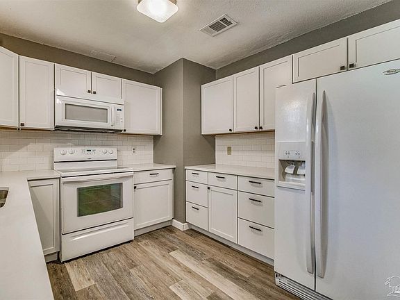 3rd image of 3757 Southland Blvd
