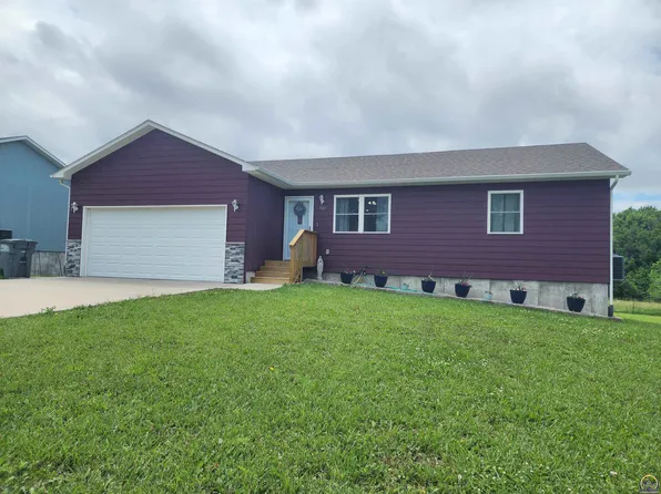 901 Riverside Ct, Emporia, KS 66801