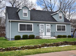 14 Strant St, Manchester, CT 06040