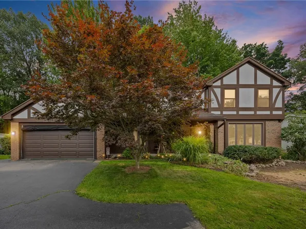 529 Vintage Ln, Rochester, NY 14615