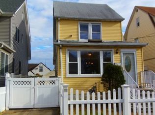 130-53 220th St, Jamaica, NY 11413