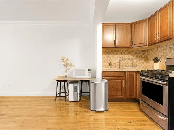 65-15 Alderton Street image 6 of 13