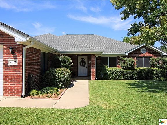 2nd image of 2107 Southport Dr