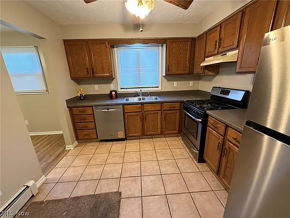 5th image of 918 Pearson Cir Unit 2