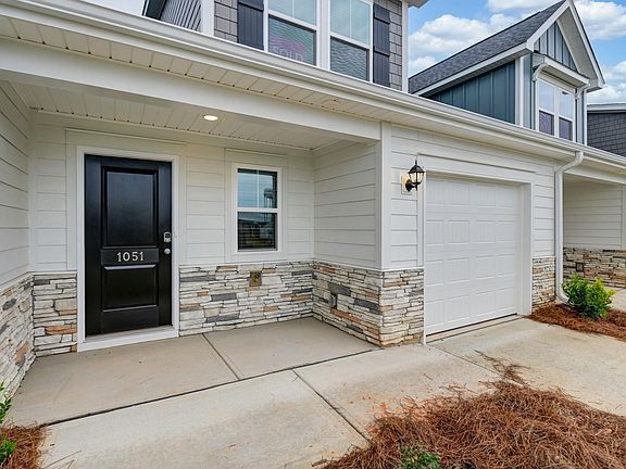 2nd image of 1069 Tabor Pl