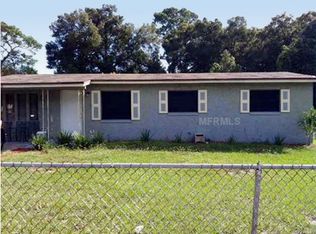 1025 Oak Tree Ln, Deland, FL 32720