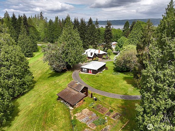 5th image of 961 Sandy Point Road