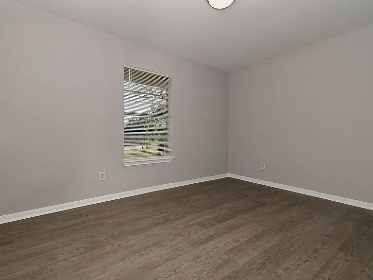 4008 Templeton St — Photo 27