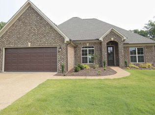 5 Fall Creek Dr, Jackson, TN 38305