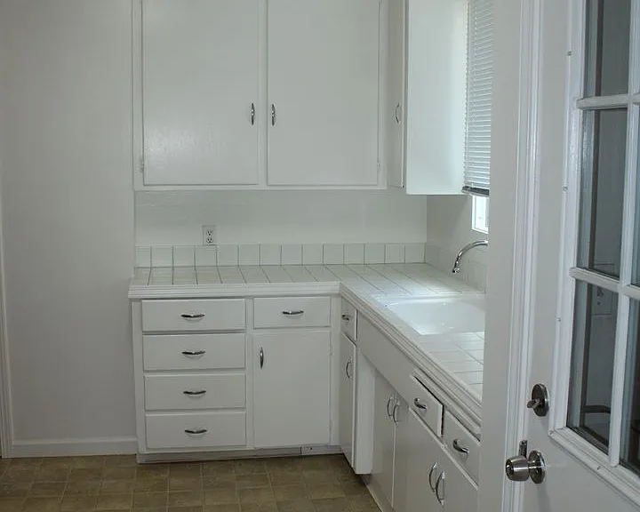 17 Lorraine Ave — Photo 8