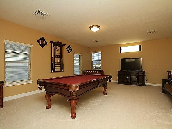      Large game room