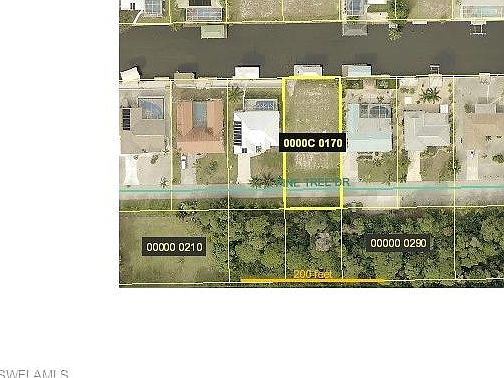 3rd image of 3606 Pine Tree Dr
