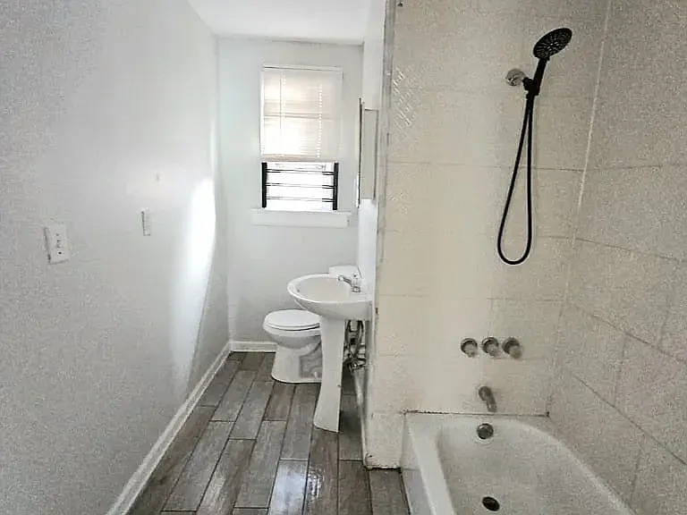 58 Clinton Pl #2A — Photo 4