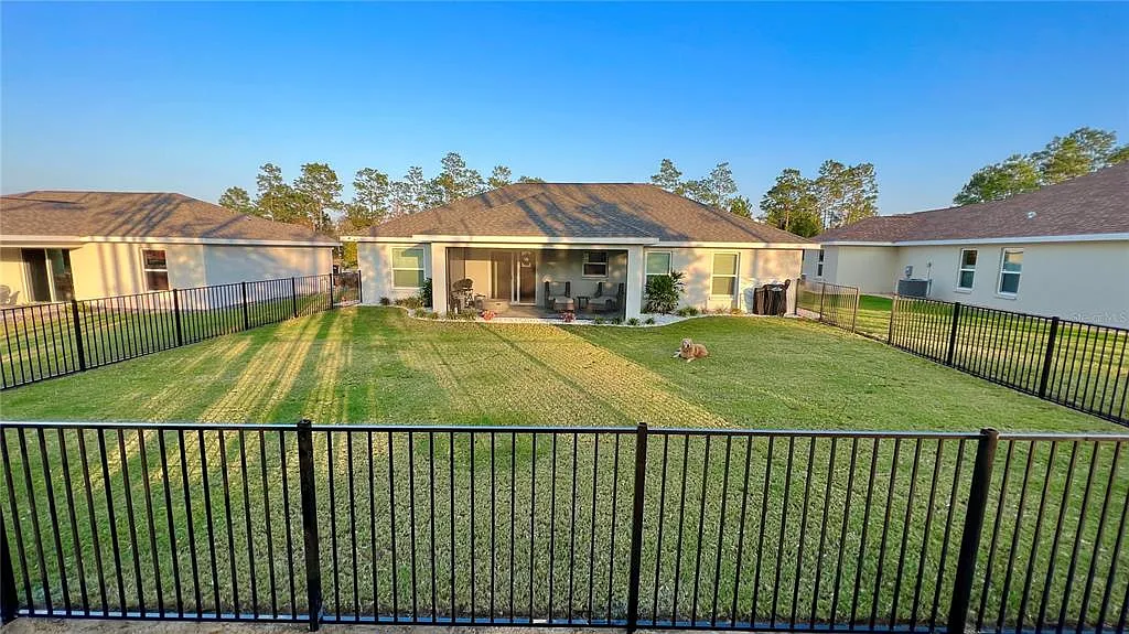 3 bed, 2.0 bath, 1474 sqft, $3,300 — Photo 2