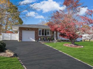 53 Bayberry Dr, Saint James, NY 11780