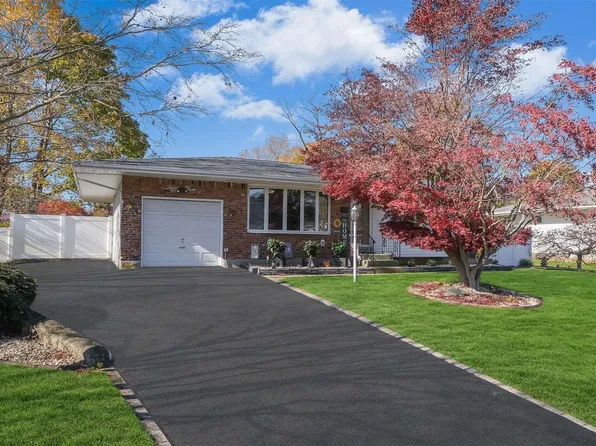 53 Bayberry Drive, Saint James, NY 11780