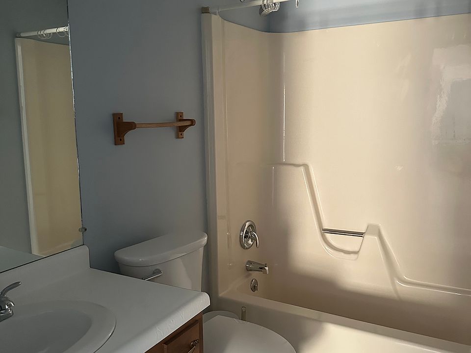 1st image of 2748 Veterans Blvd #3