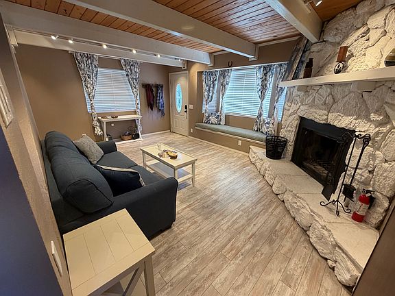 5th image of 480 Spruce Ln