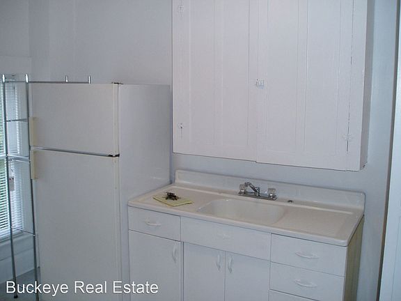 2nd image of 2290 N High St #3