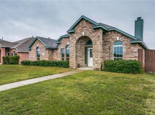 2036 Pinenut Dr, Mesquite, TX 75181