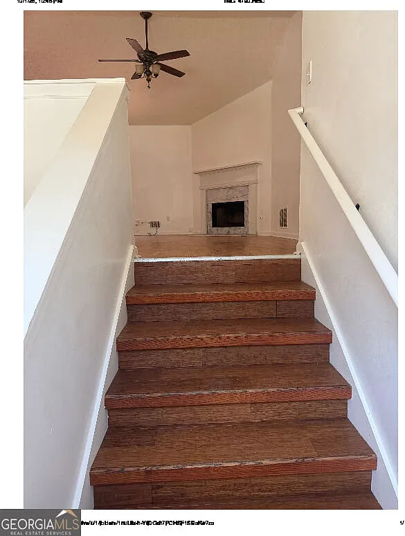 3 bed, 2.5 bath, 2148 sqft, $2,200 — Photo 2