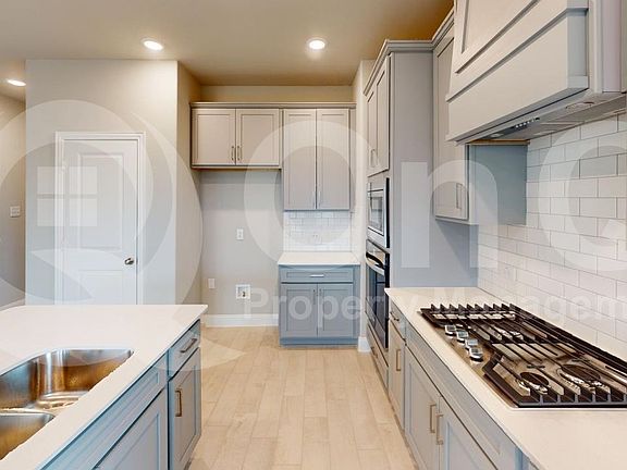 5th image of 220 Santa Lucia Dr