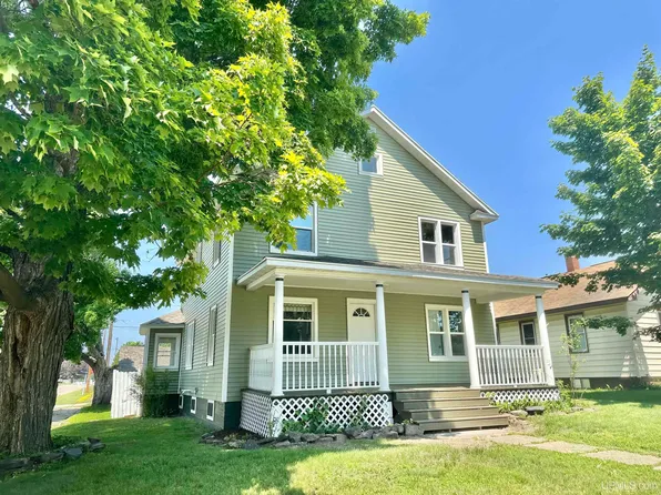 132 Withworth Ave, Kingsford, MI 49802