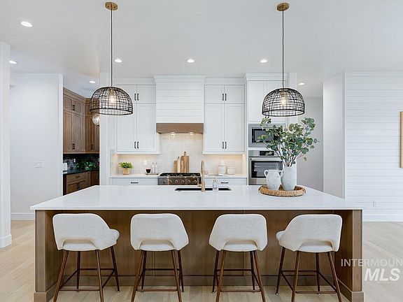 6th image of this home