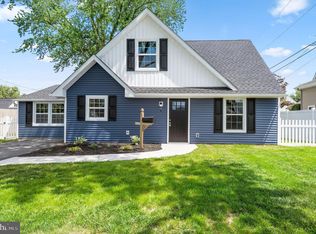 6 Catalpa Ln, Levittown, PA 19055