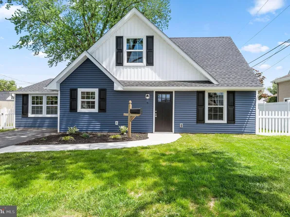 6 Catalpa Ln, Levittown, PA 19055