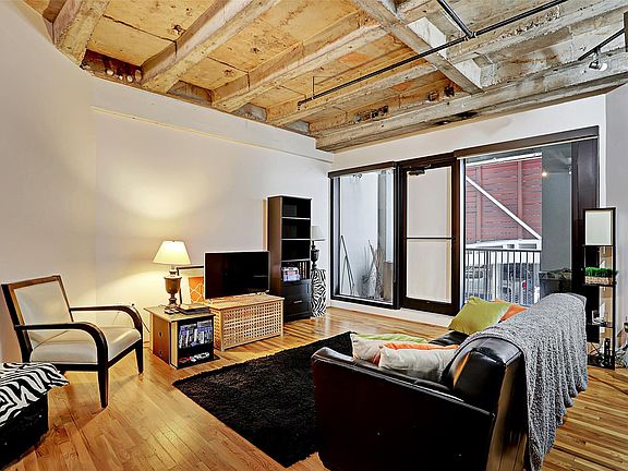 4th image of 917 Main St APT 503