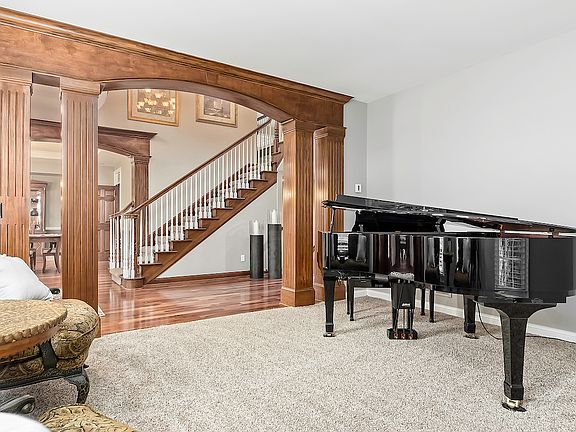 3rd image of 2683 Aikin Cir N