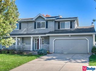 1902 Savannah Dr, Papillion, NE 68133