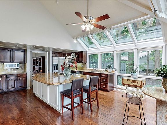 5th image of 66 Windward Way