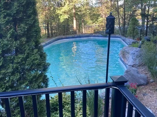 63 Paxton Rd, Spencer, MA 01562