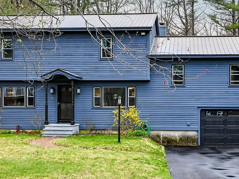 4 Greta Ln — Photo 2