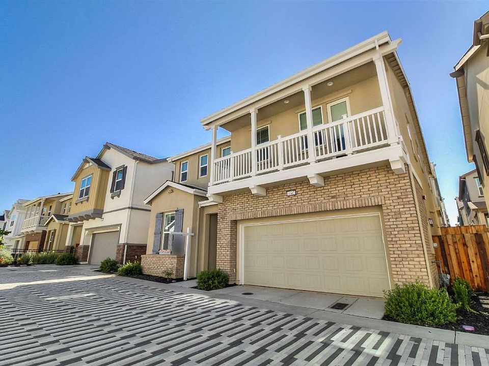 2nd image of 4042 Chalk Hill Way