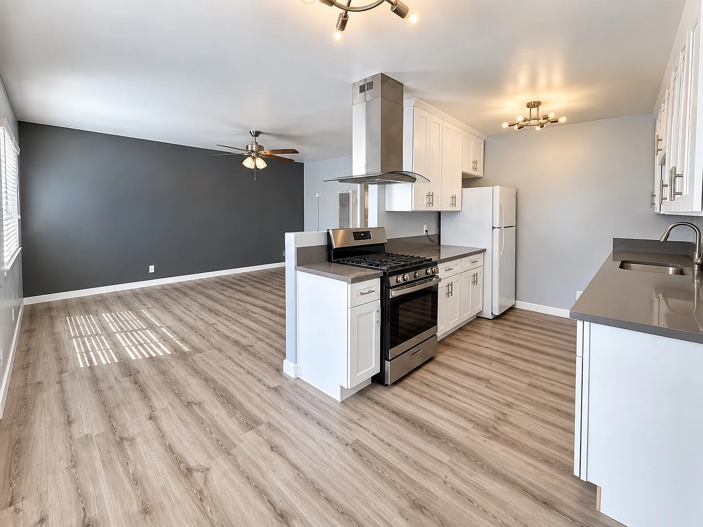 2 bed, 700 sqft, $2,195 — Photo 4