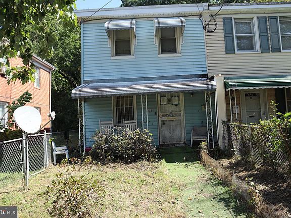 2nd image of 225 55th St NE