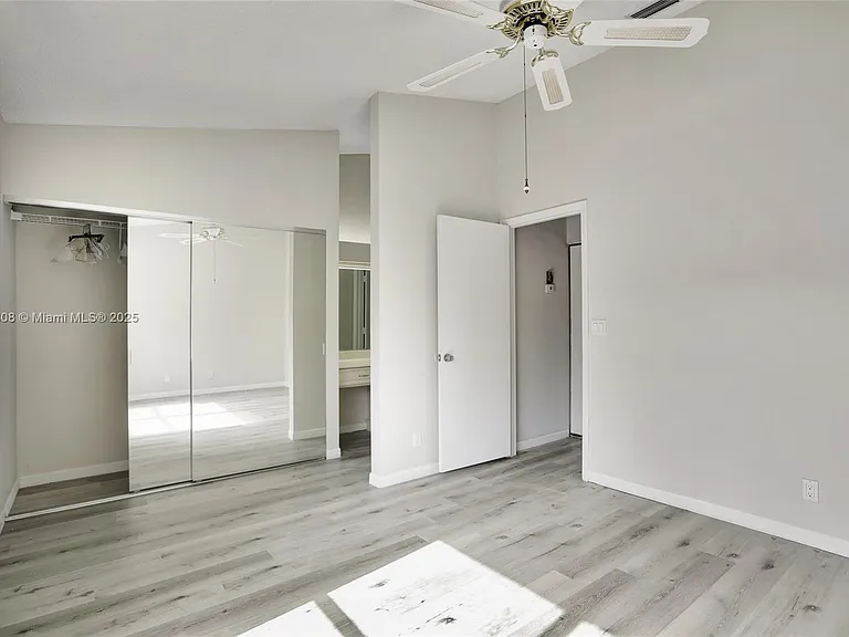 4615 Carambola Cir S #27232 — Photo 23