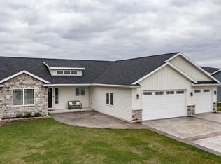 N1004 Fallon Ln, Greenville, WI 54942