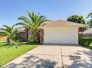 1813 Branch Hill Dr, Pearland, TX 77581